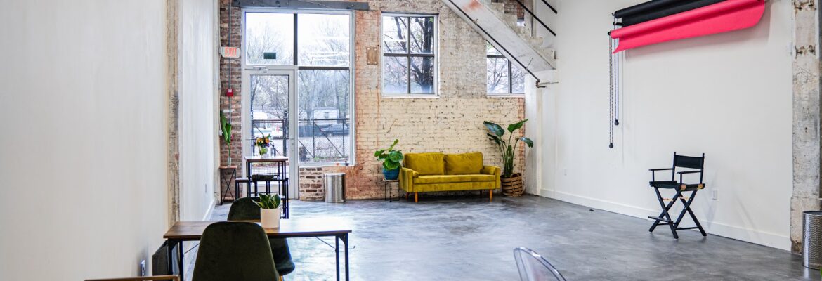 HC Creative /hous/ by Handberry Creative