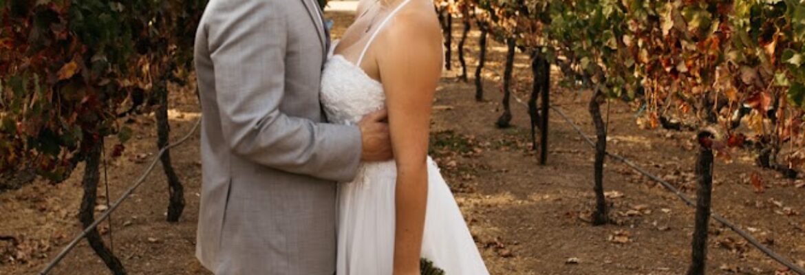 HeatherLynn Gonzalez – wedding photographer