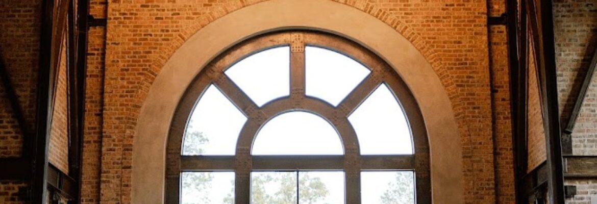 Mikelo and Lindsey Photography