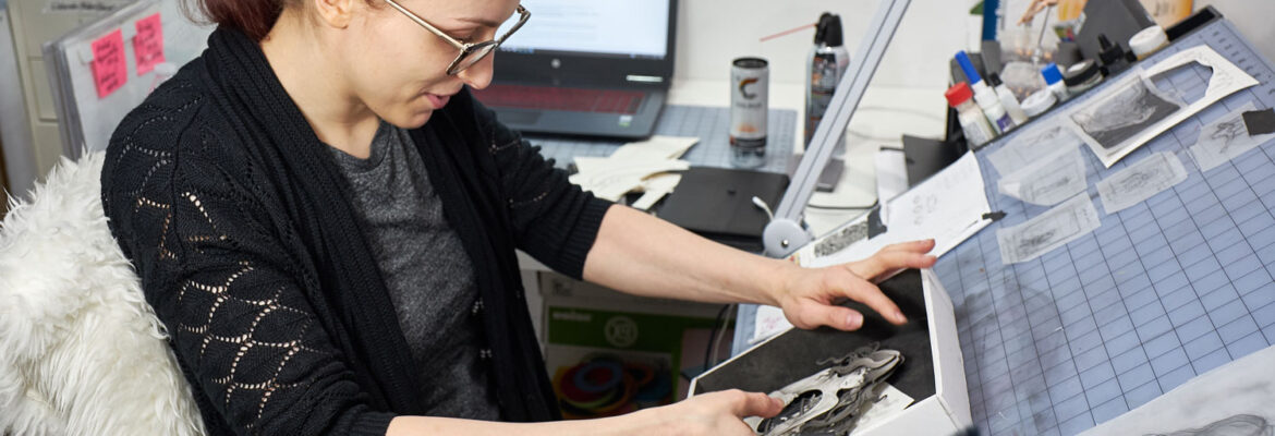 Daria Aksenova | Studio specializing in Event Media & Paper Cut Shadowbox Art & Ink Illustration