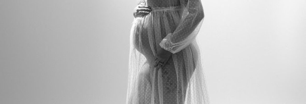 Saint Luna Photo | Maternity, Boudoir, & Portrait Photography