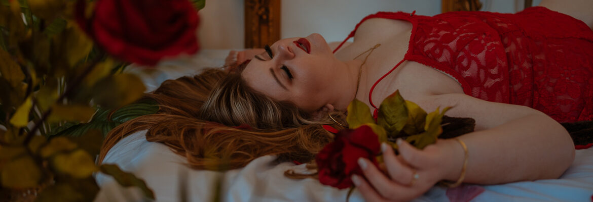 Peachy Provocateur Boudoir Photography