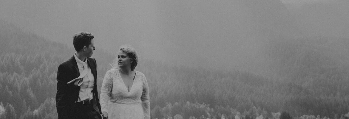 Simone Berkas – Portland Wedding Photographer