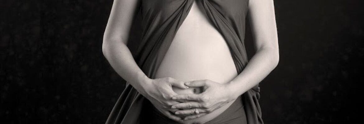 WOMEN OF MATERNAL BEAUTY