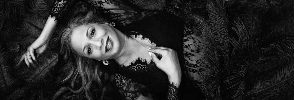 Kelley Norcia Photography – – Connecticut Headshots, Family and Boudoir Photographer