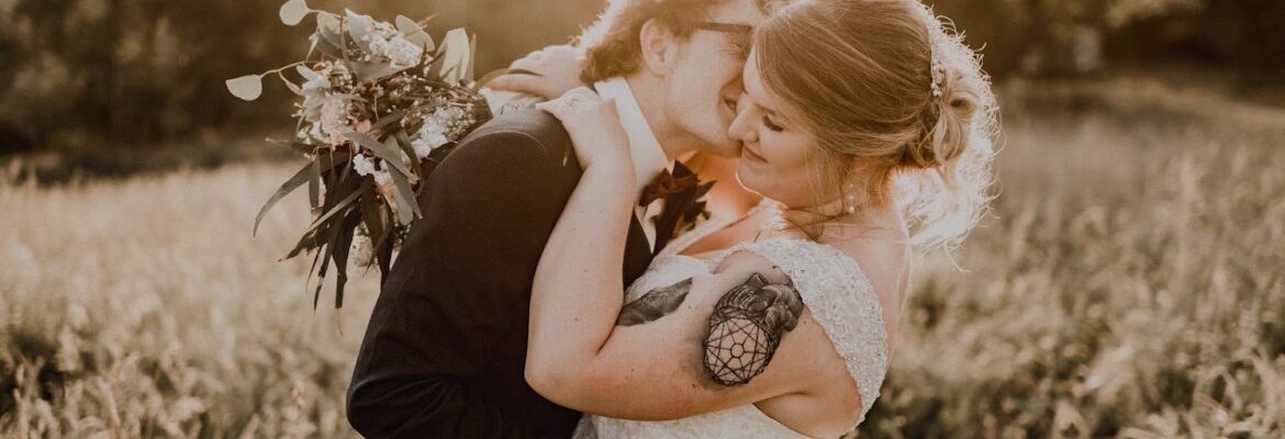 Melissa Cervantes – Iowa, Midwest & Destination Wedding Photographer