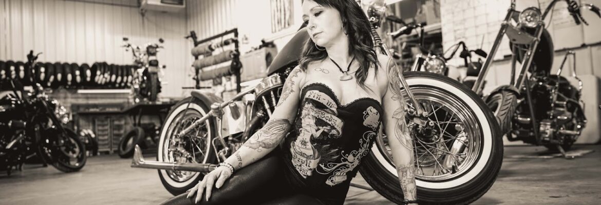 KELVIS PINUP LLC