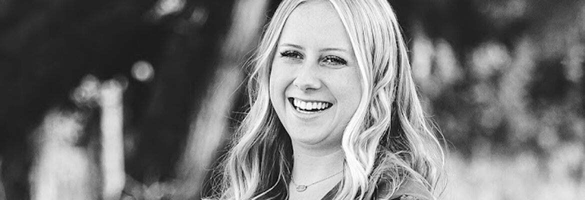 Munchkin Moments by Stephanie LLC