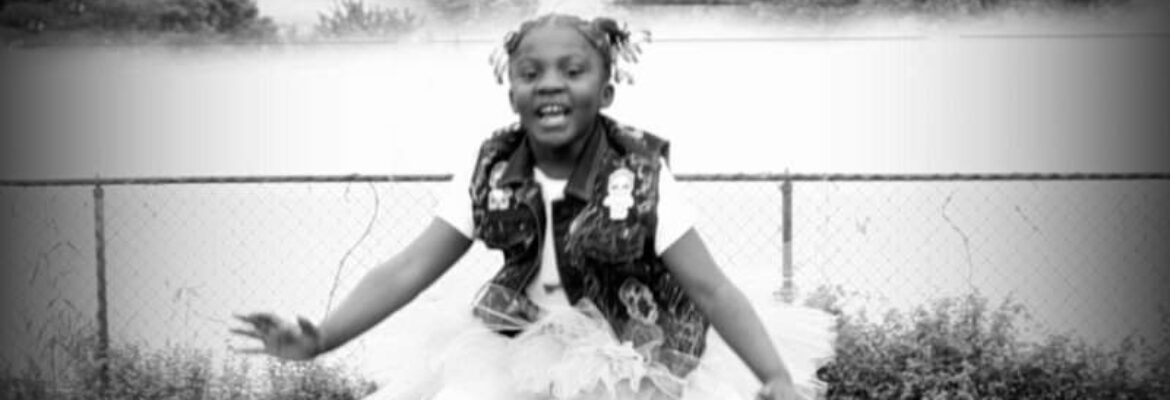 Mona’s Photography Studio