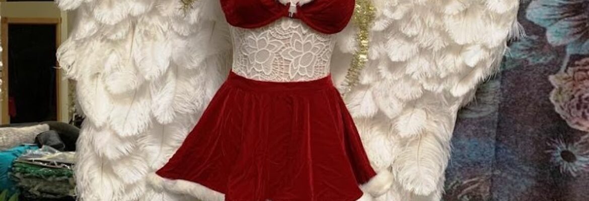 Black Lace & Paper Flowers Photography