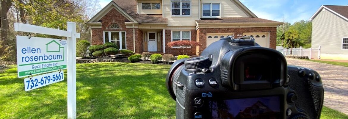 Socially Relevantt LLC