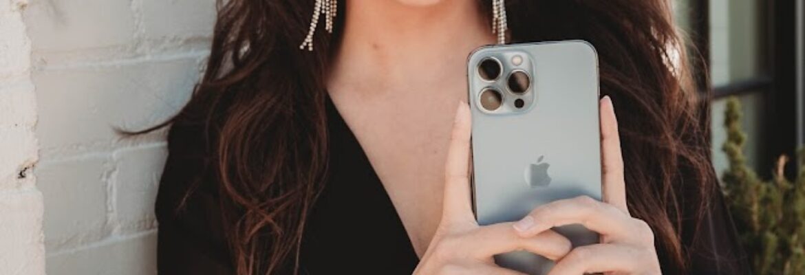 Candidly Captured Content Creation