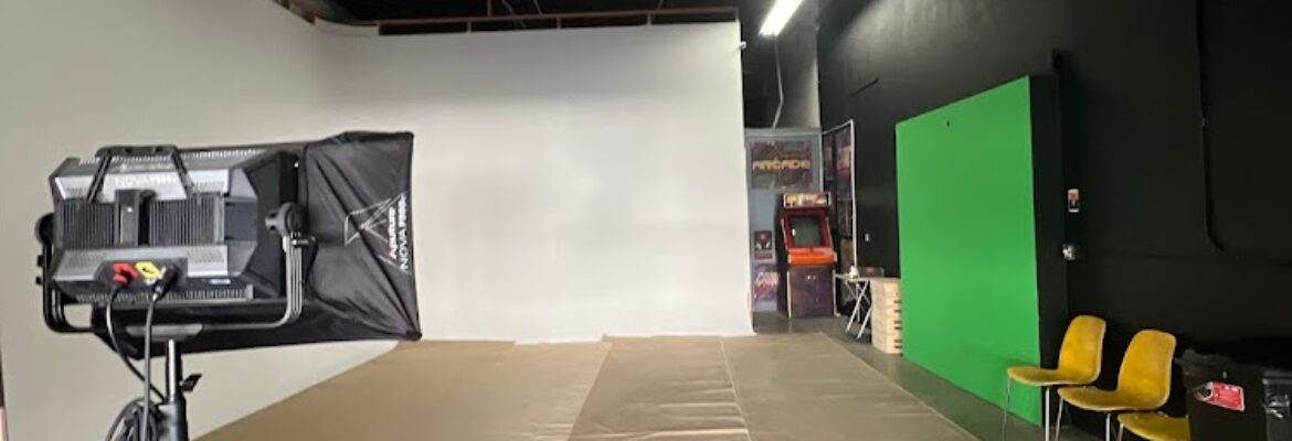LOOK AD ME Photo Video Production Studio ( Cine robot, Motion control studio, Cyclorama wall )