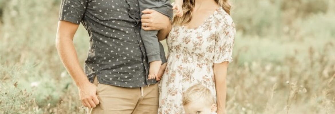 Petite Magnolia Photography