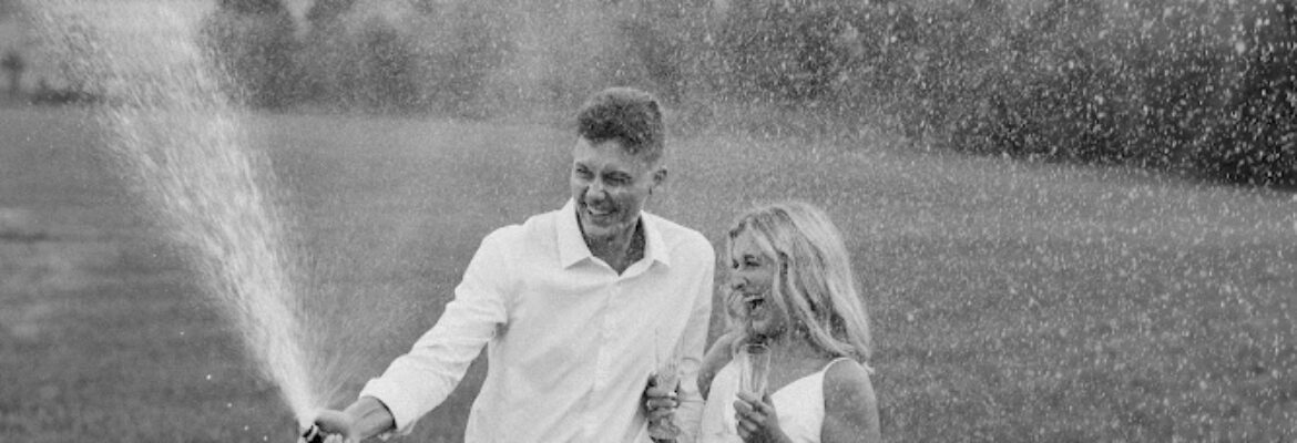 Mariah Jones Photo – Midwest & Destination Wedding Photographer