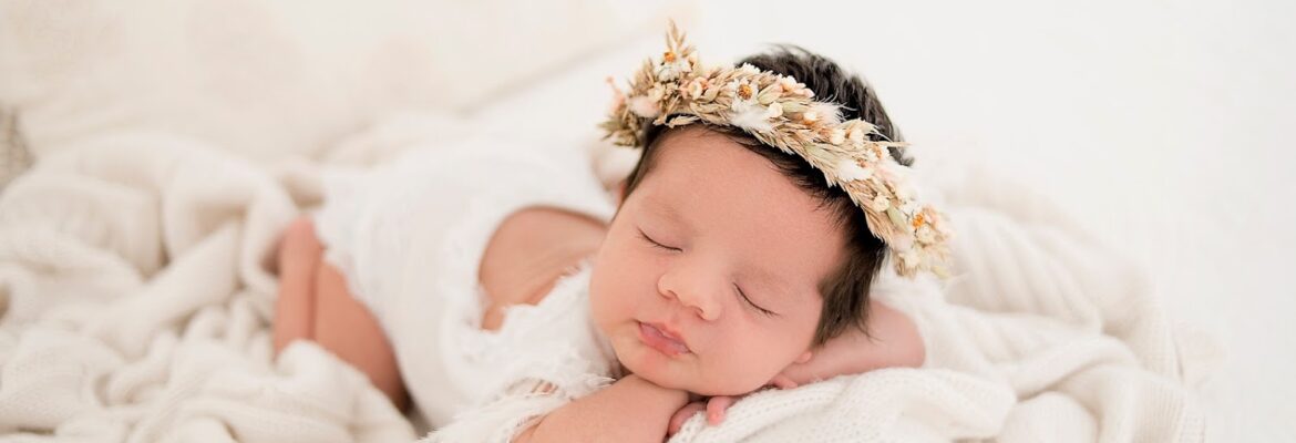 Hello Baby Studios | McAllen Newborn, Baby & Family Portraits