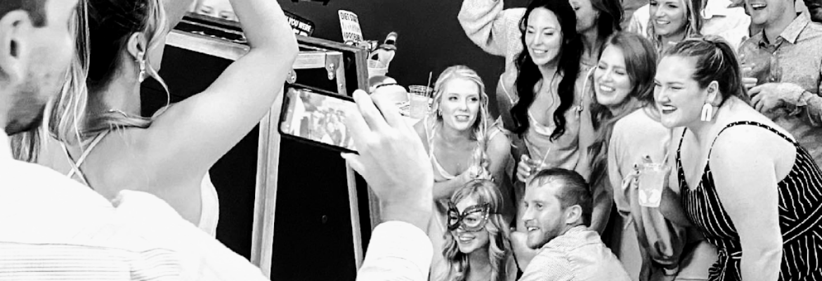 Mirror Me That | Minnesota And Wisconsin’s Premiere Mirror Photo Booth