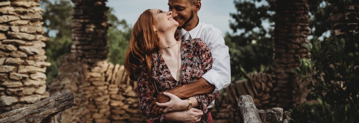 Small Red Thread Photography